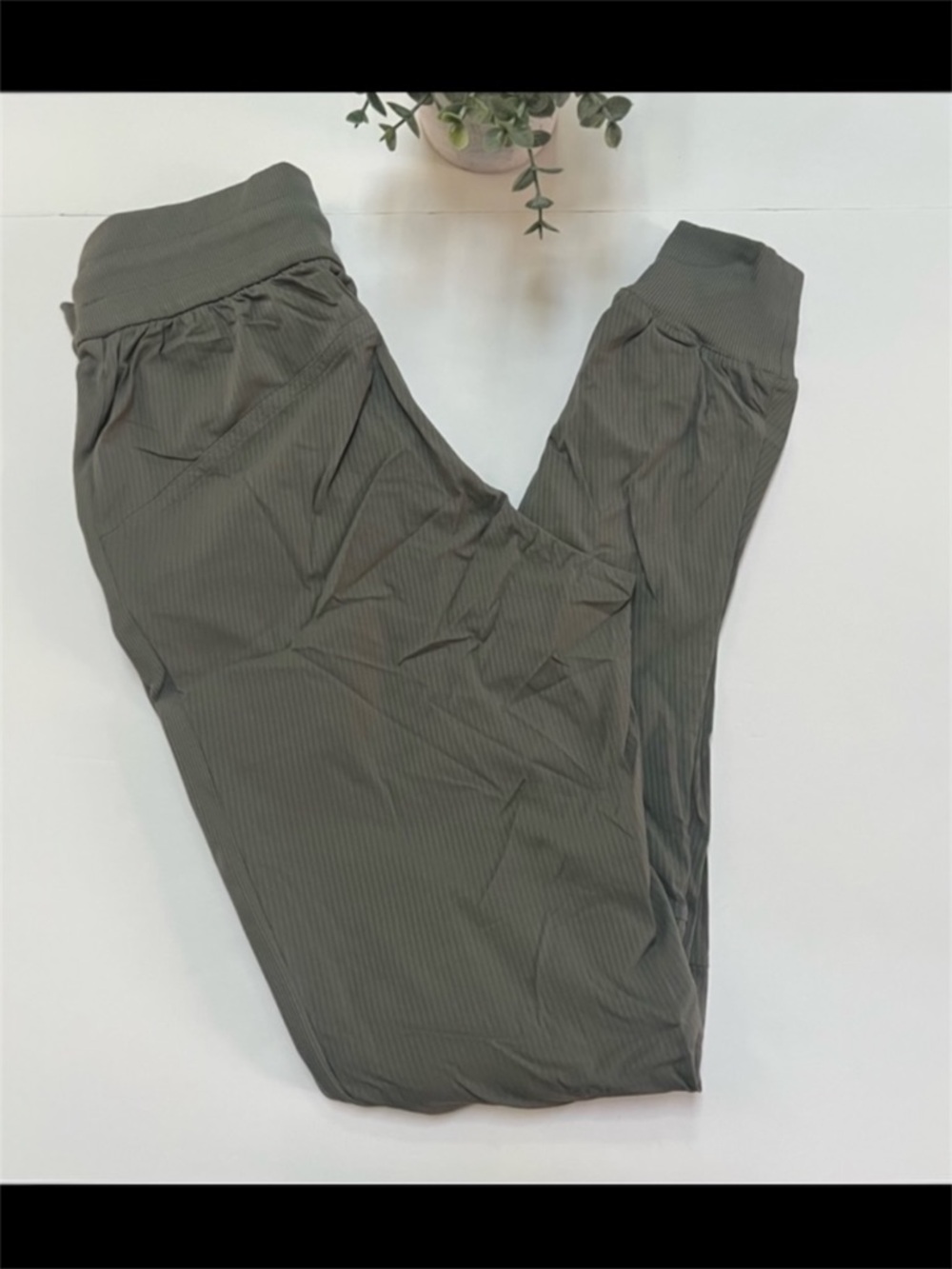 Lululemon Beyond The Studio Jogger Grey Sage Size 0